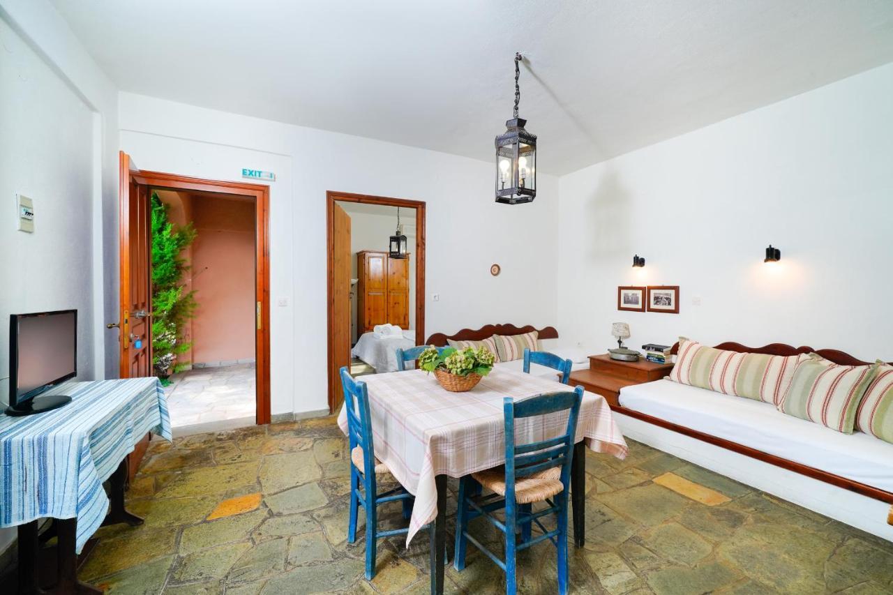 Giola Bungalows Sirines Astris Luaran gambar